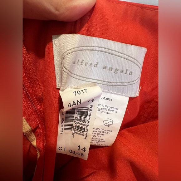 Alfred Angelo Strapless Bridesmaid Gown Size 14 - Picture 5 of 11